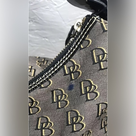 Dooney & Bourke Hobo Purse Bag Beige & Black Canvas Shoulder Bag - Picture 6 of 16